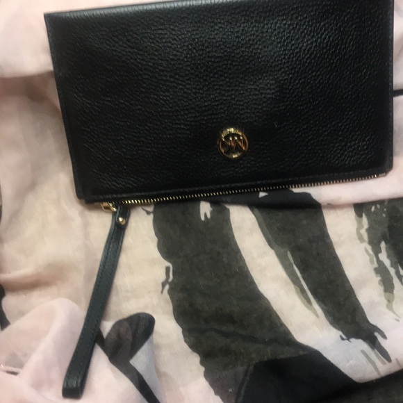 Michael Kors black wristlet - Picture 5 of 11